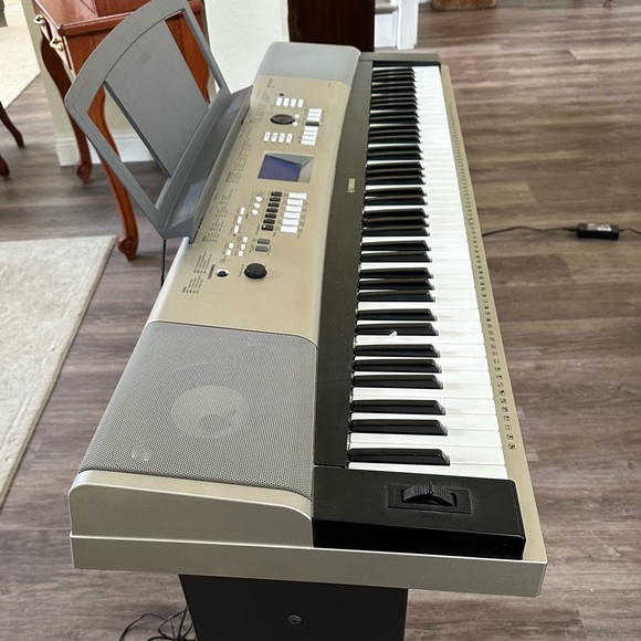 Yamaha Other Yamaha Ypg 53588 Key Electric Grand Keyboard Included